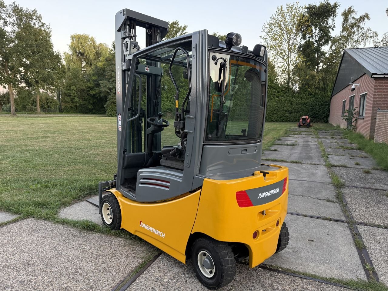 Frontstapler of the type Sonstige Overige, Gebrauchtmaschine in Hoenzadriel (Picture 3)