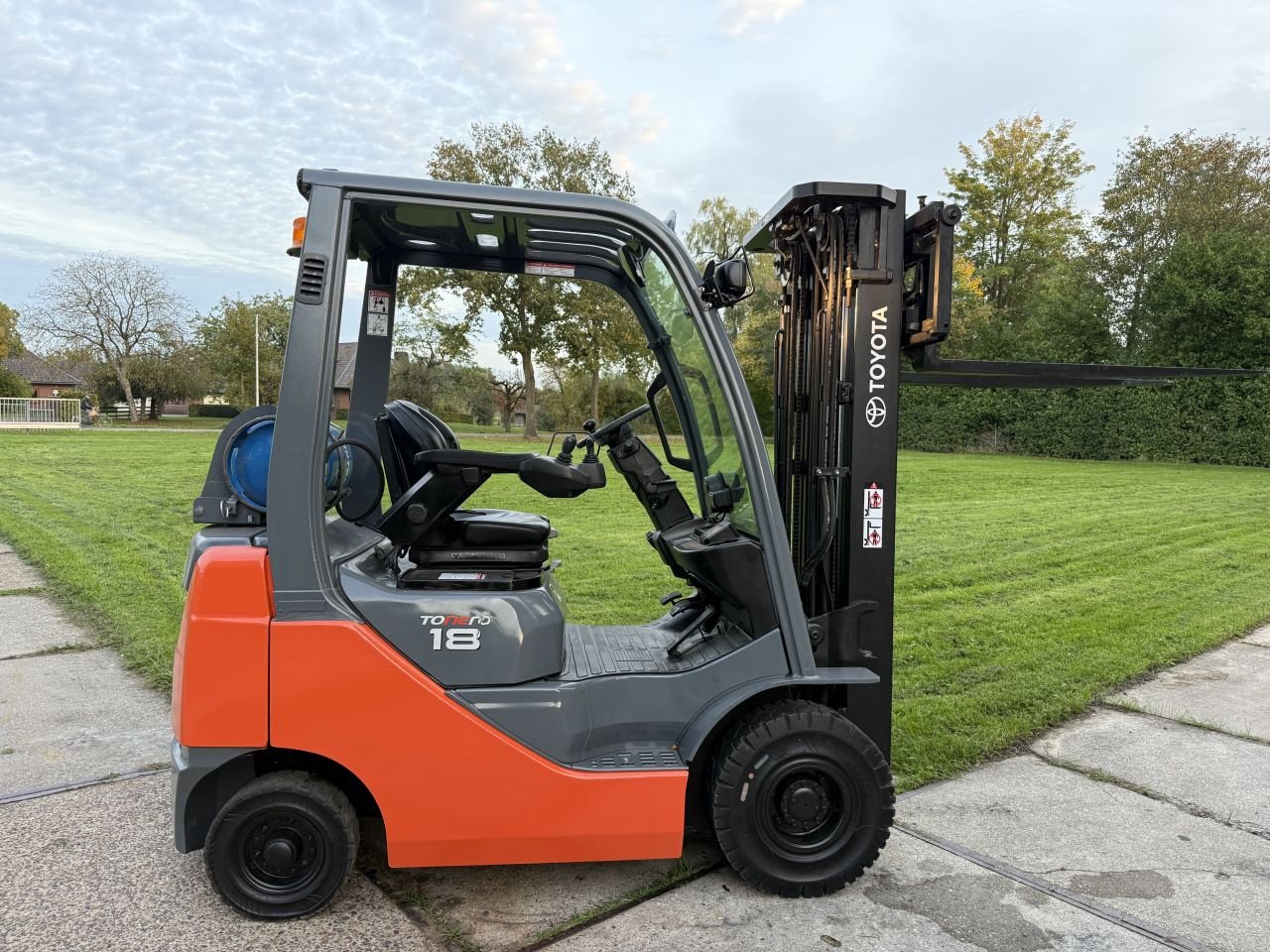 Frontstapler του τύπου Sonstige Overige, Gebrauchtmaschine σε Hoenzadriel (Φωτογραφία 2)