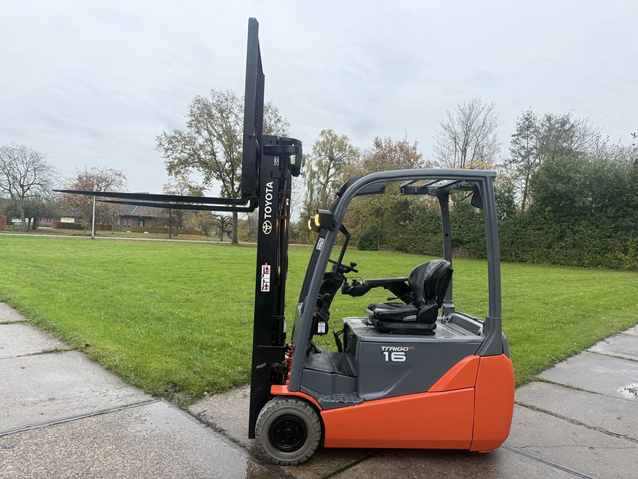 Frontstapler of the type Sonstige Overige, Gebrauchtmaschine in Hoenzadriel (Picture 1)