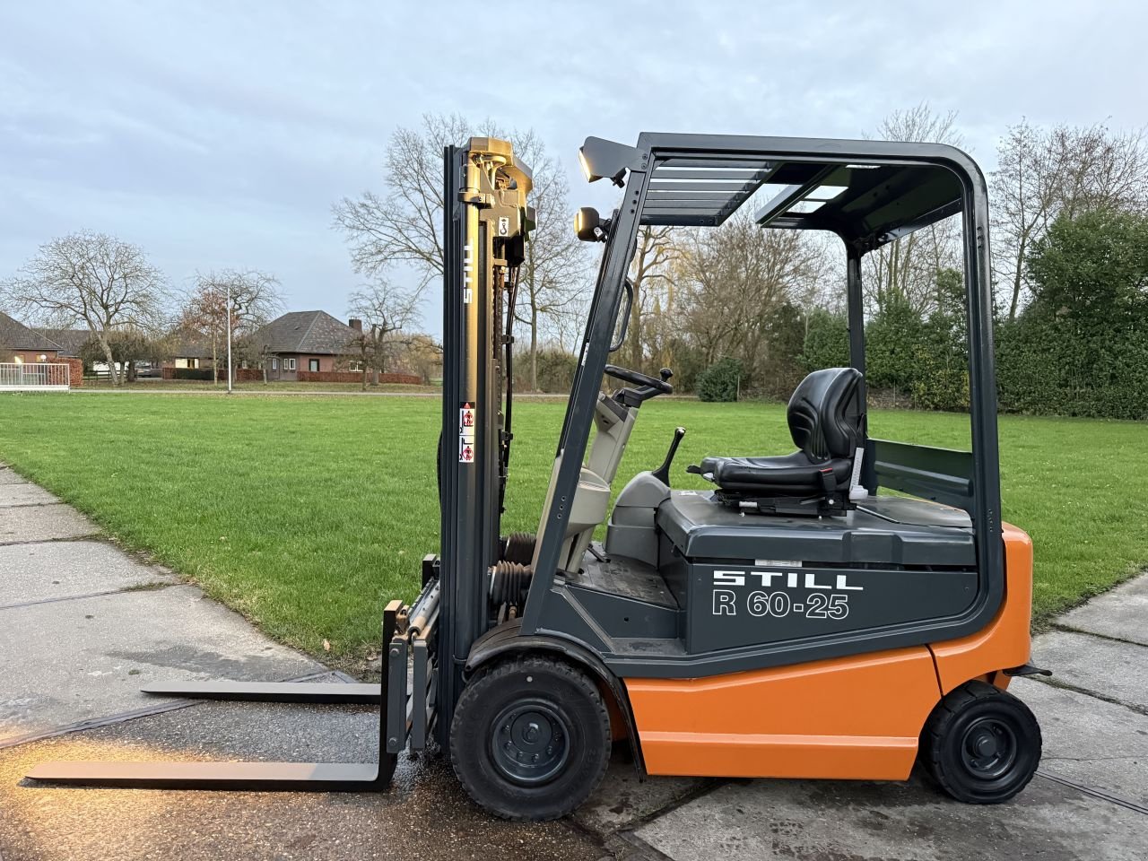 Frontstapler of the type Sonstige Overige, Gebrauchtmaschine in Hoenzadriel (Picture 3)