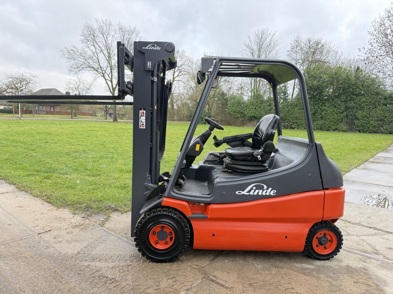 Frontstapler типа Sonstige Overige, Gebrauchtmaschine в Hoenzadriel (Фотография 1)