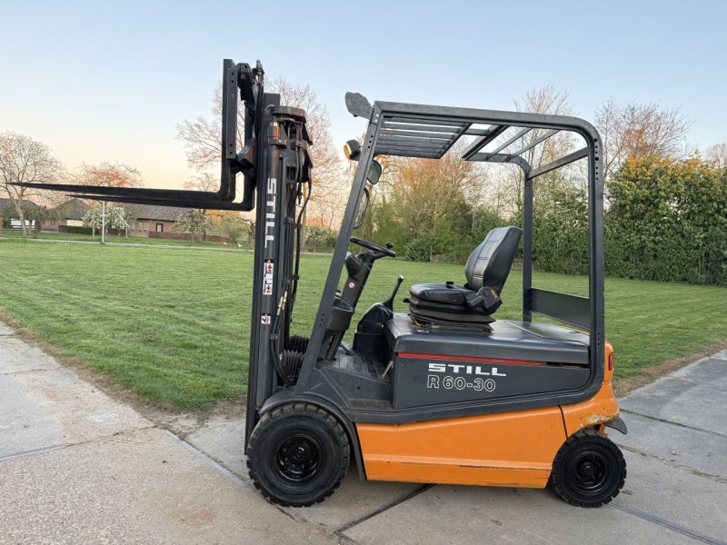 Frontstapler of the type Sonstige Overige, Gebrauchtmaschine in Hoenzadriel (Picture 1)