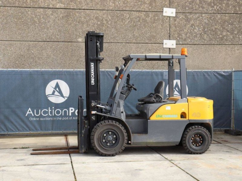 Frontstapler du type Sonstige UniCarriers 40, Gebrauchtmaschine en Antwerpen (Photo 1)