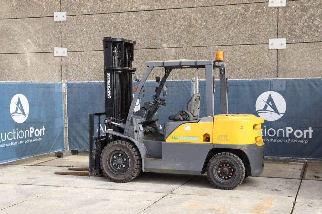 Frontstapler du type Sonstige UniCarriers 40, Gebrauchtmaschine en Antwerpen (Photo 3)