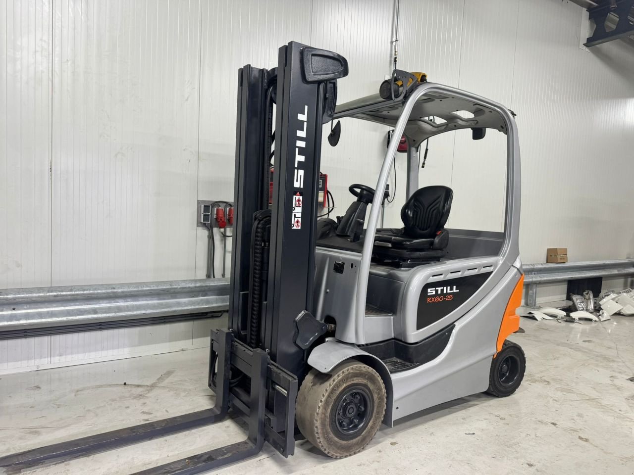 Frontstapler des Typs Still RX 60-25, Gebrauchtmaschine in Vianen (Bild 2)