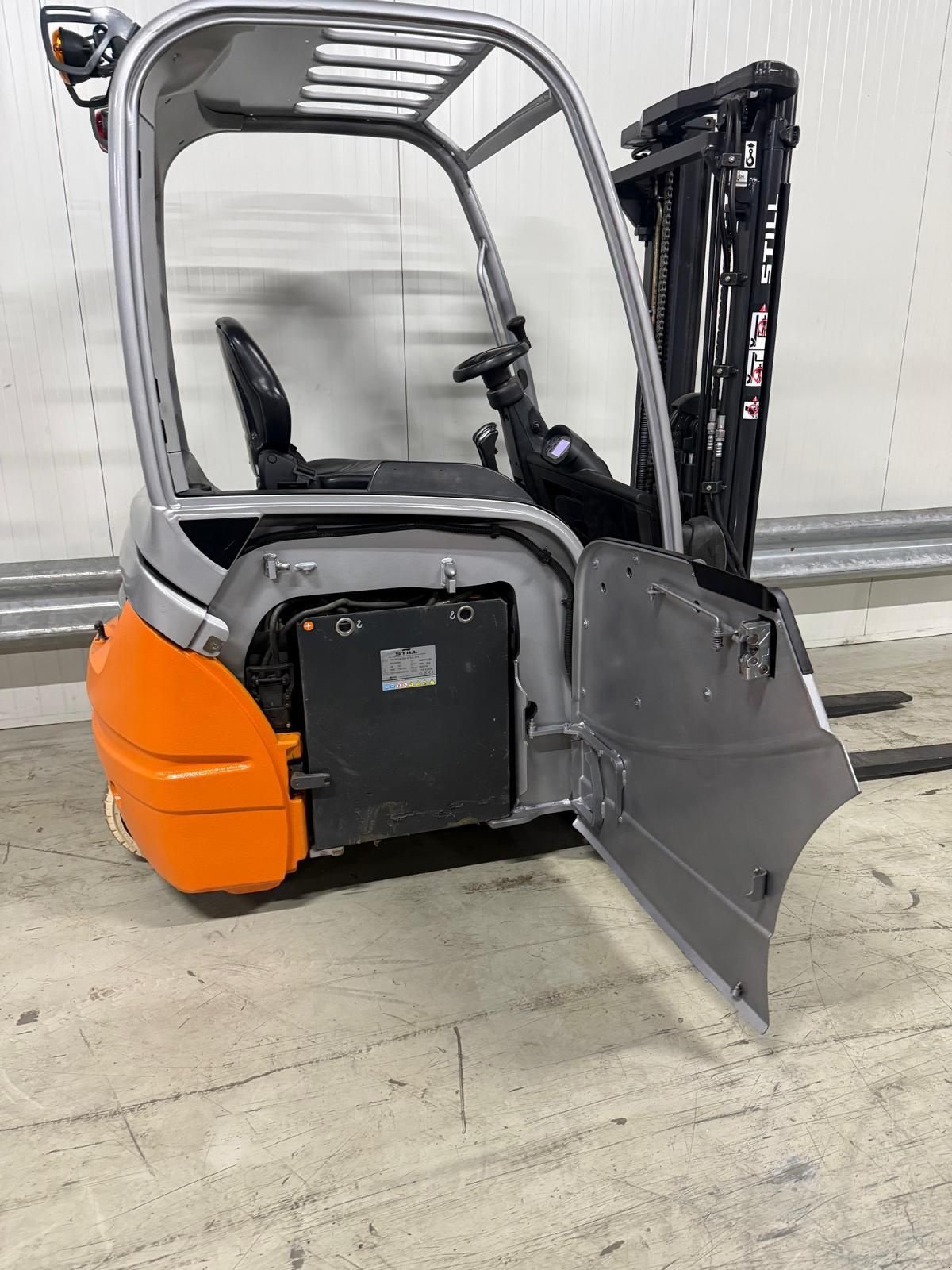 Frontstapler des Typs Still RX20-18, Gebrauchtmaschine in Vianen (Bild 4)