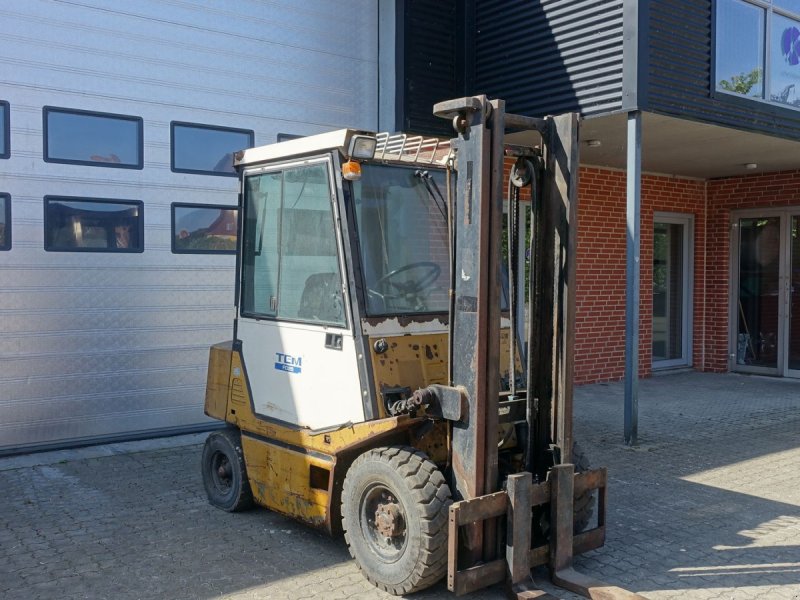 Frontstapler des Typs TCM FD25 Z2 // 2500 Kg diesel, Gebrauchtmaschine in Skive (Bild 1)