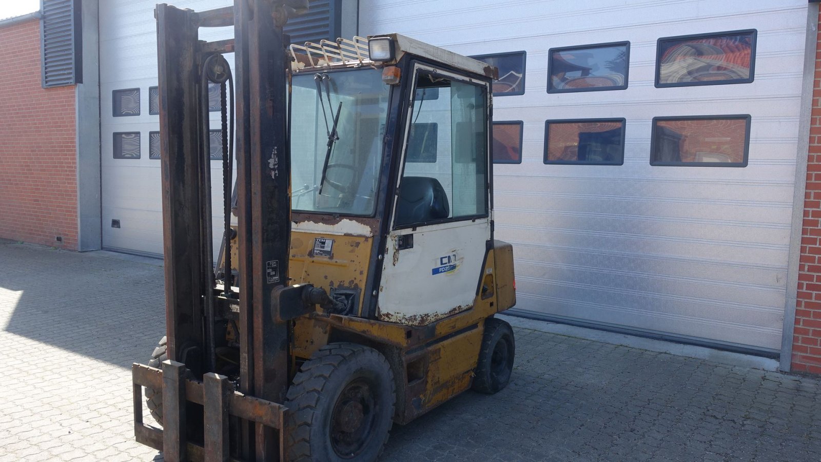 Frontstapler des Typs TCM FD25 Z2 // 2500 Kg diesel, Gebrauchtmaschine in Skive (Bild 2)