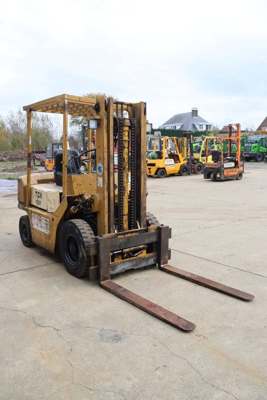 Frontstapler Türe ait TCM FD25, Gebrauchtmaschine içinde Antwerpen (resim 8)