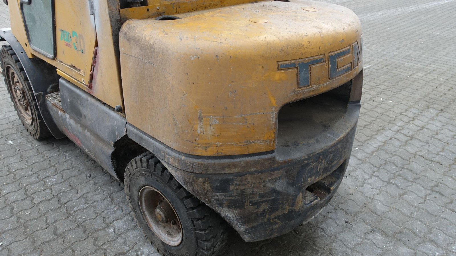 Frontstapler des Typs TCM FD30 Z5 // 3000 Kg diesel, Gebrauchtmaschine in Skive (Bild 4)