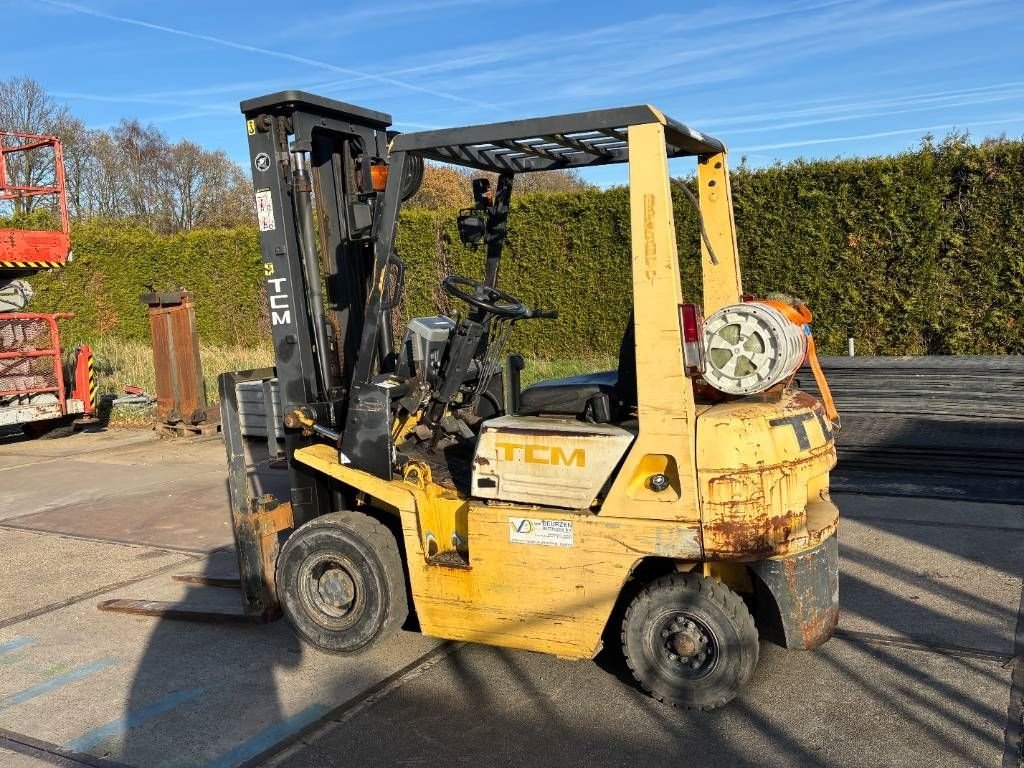 Frontstapler van het type TCM FG15N17T 1.5 ton LPG heftruck triple mast, Gebrauchtmaschine in Hooge mierde (Foto 3)