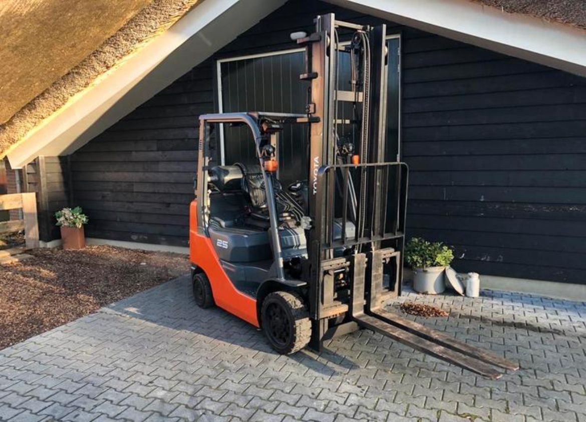 Frontstapler des Typs Toyota -, Gebrauchtmaschine in Eursinge (Bild 2)