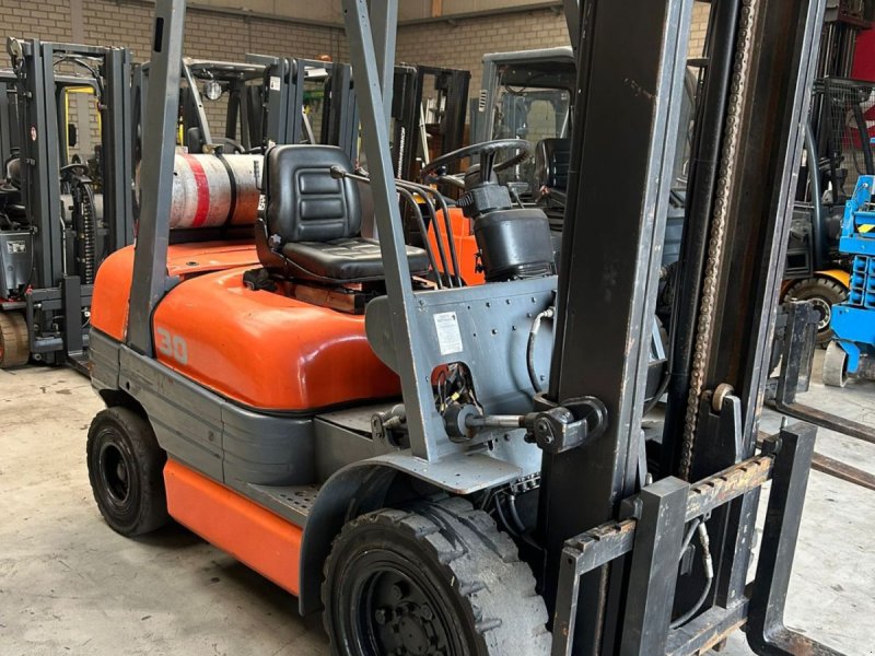 Frontstapler tipa Toyota -, Gebrauchtmaschine u Heythuysen