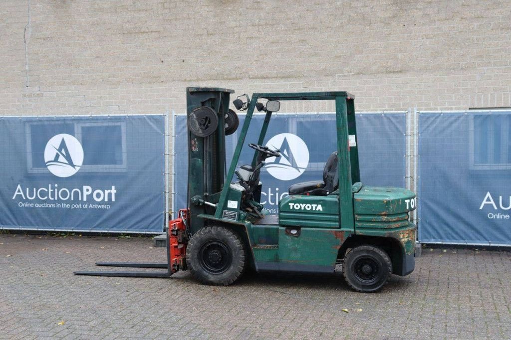Frontstapler tipa Toyota 02 5FD.F 25, Gebrauchtmaschine u Antwerpen (Slika 3)