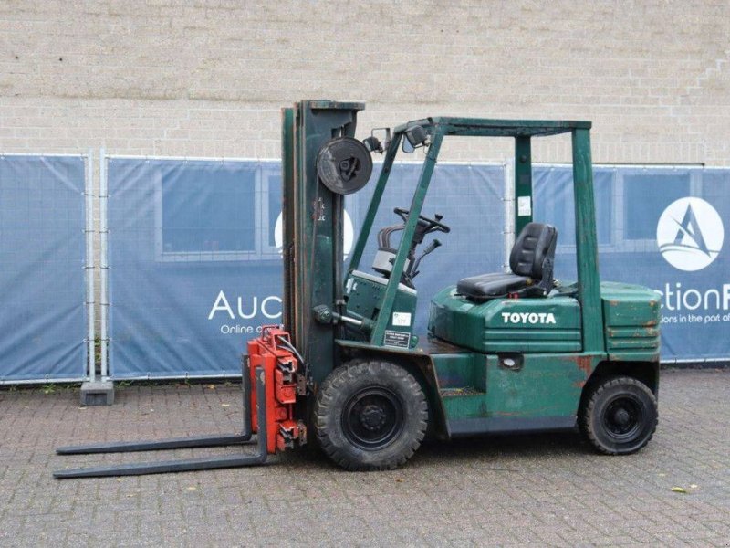 Frontstapler za tip Toyota 02 5FD.F 25, Gebrauchtmaschine u Antwerpen (Slika 1)