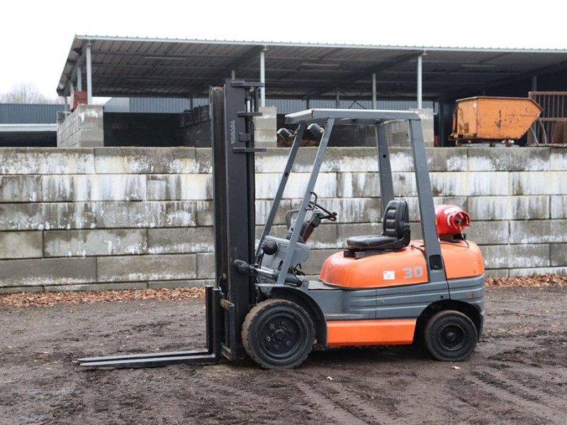 Frontstapler typu Toyota 02-6FG-30, Gebrauchtmaschine v Antwerpen (Obrázek 1)