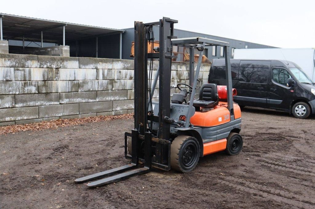 Frontstapler of the type Toyota 02-6FG-30, Gebrauchtmaschine in Antwerpen (Picture 10)