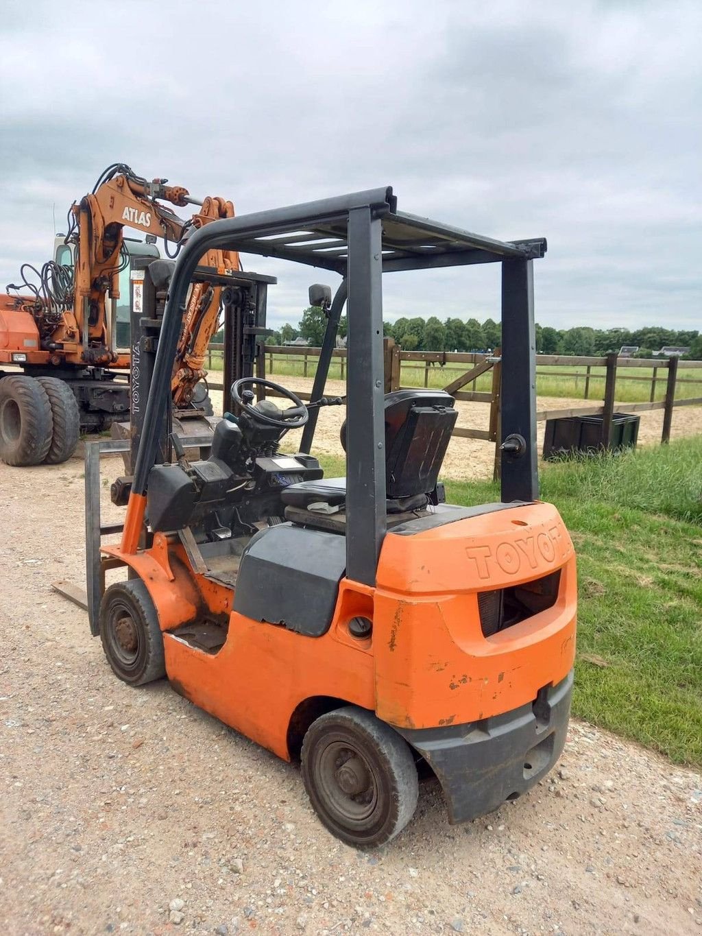 Frontstapler tipa Toyota 02-7FD14, Gebrauchtmaschine u Antwerpen (Slika 2)