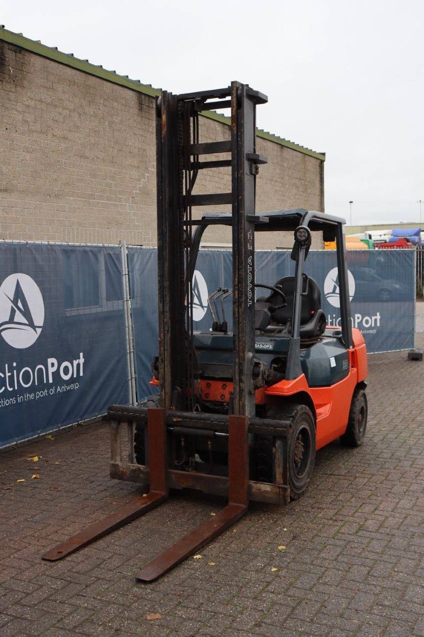 Frontstapler of the type Toyota 02-7FD30, Gebrauchtmaschine in Antwerpen (Picture 10)