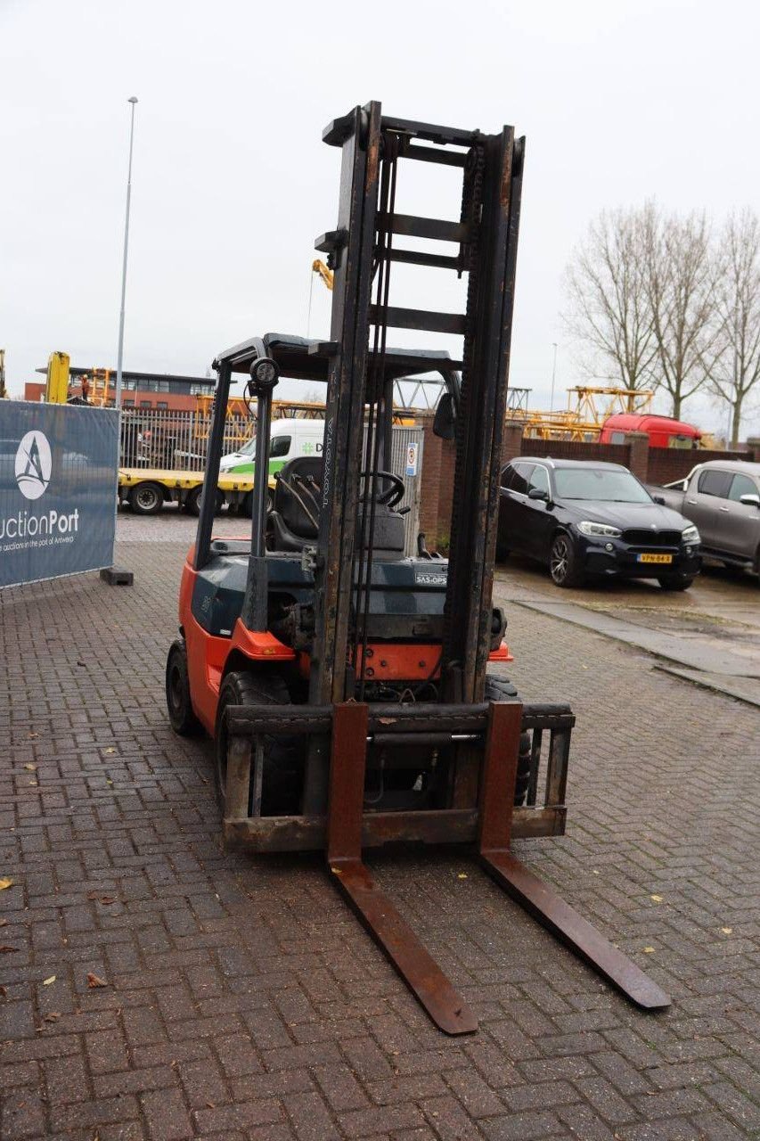 Frontstapler of the type Toyota 02-7FD30, Gebrauchtmaschine in Antwerpen (Picture 8)