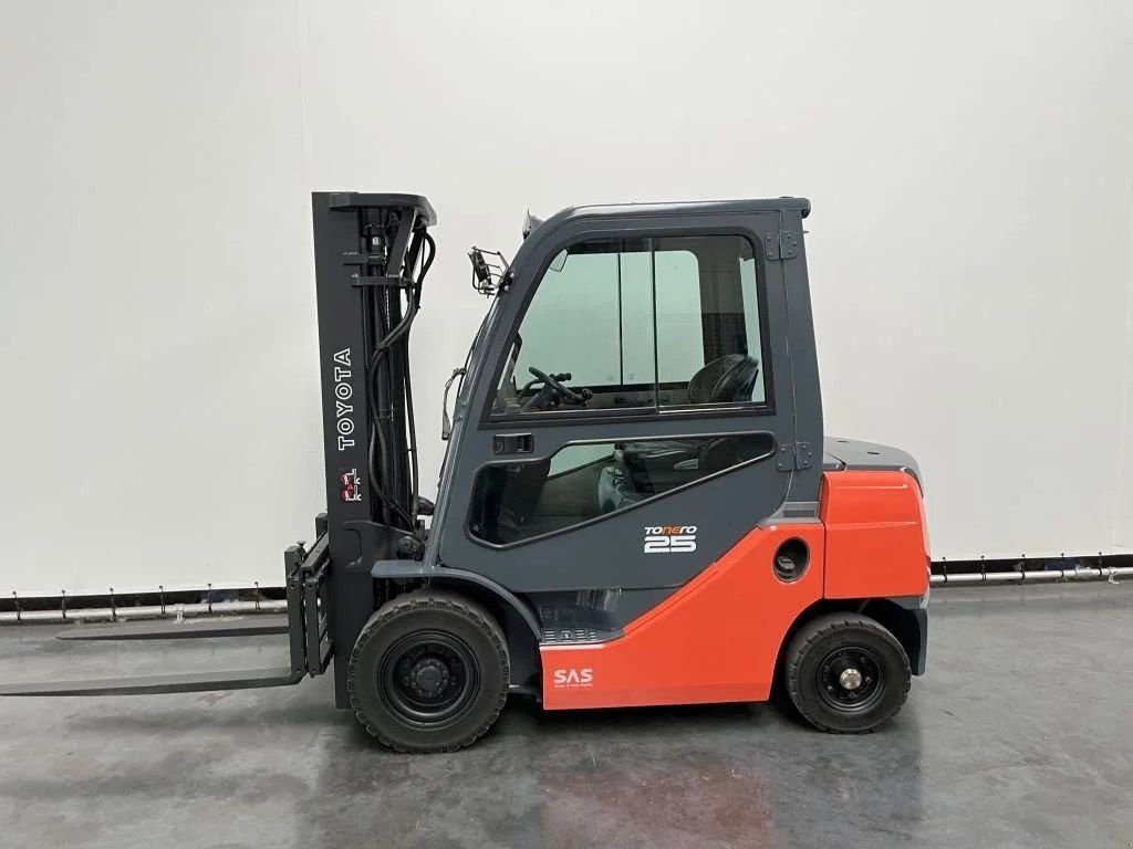 Frontstapler of the type Toyota 02-8 FDF 25, Gebrauchtmaschine in Culemborg (Picture 3)
