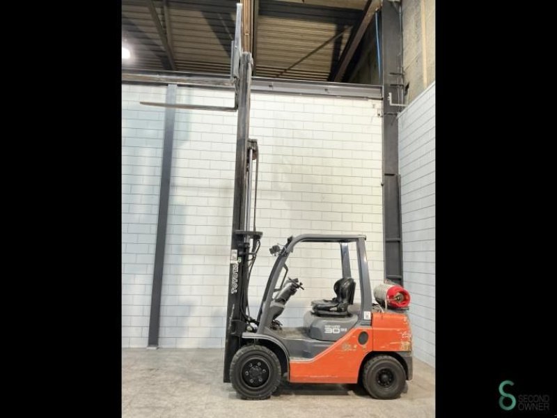Frontstapler typu Toyota 02-8 FGJF 35, Gebrauchtmaschine w Wijchen (Zdjęcie 9)
