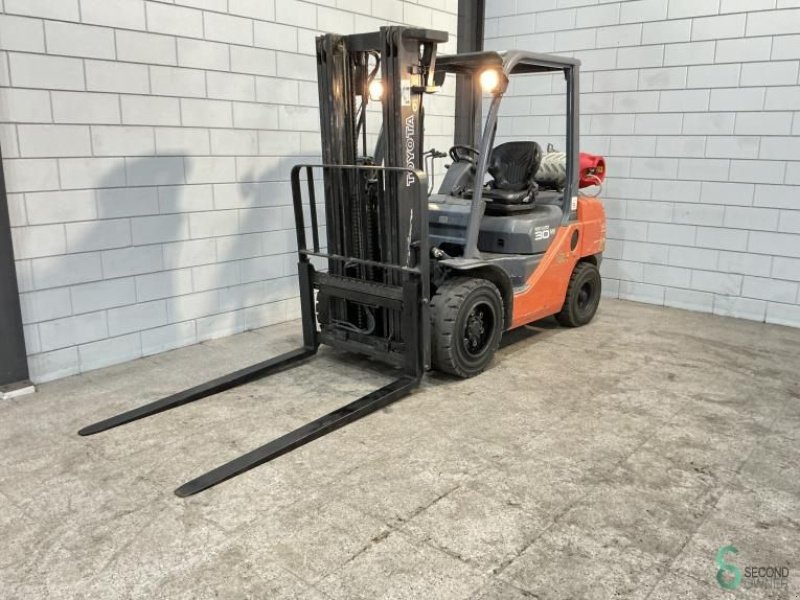 Frontstapler typu Toyota 02-8 FGJF 35, Gebrauchtmaschine w Wijchen (Zdjęcie 3)