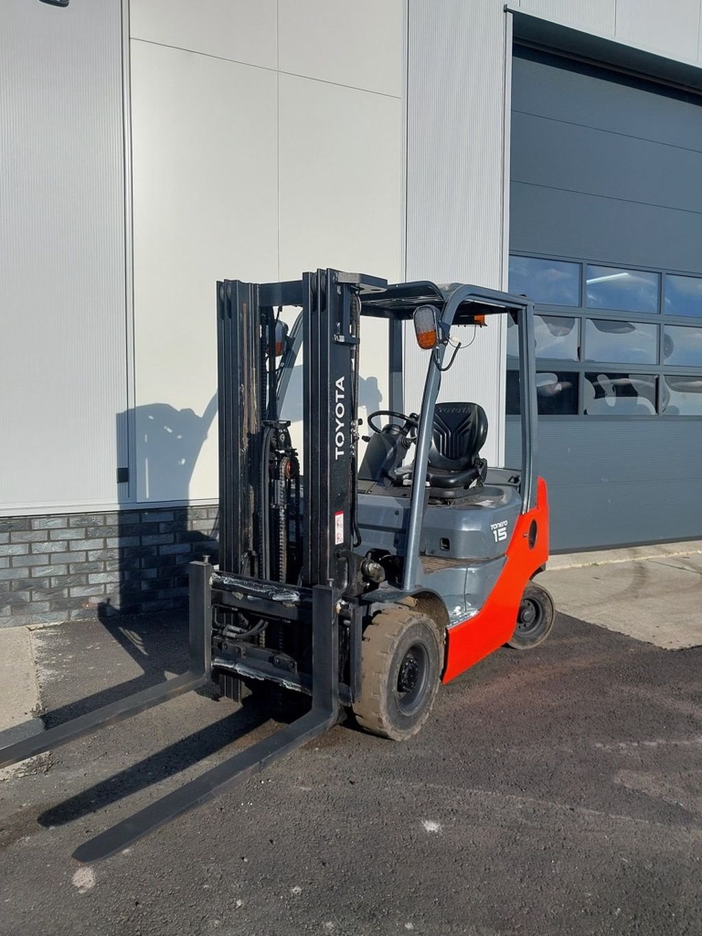 Frontstapler tipa Toyota 02-8FDF15, Neumaschine u Swifterbant (Slika 1)