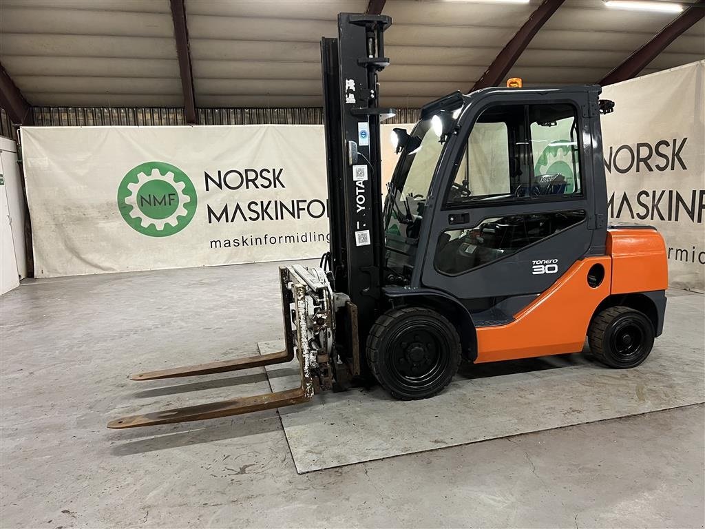 Frontstapler des Typs Toyota 02-8FDF30 ROTATOR, Gebrauchtmaschine in Ølen (Bild 16)