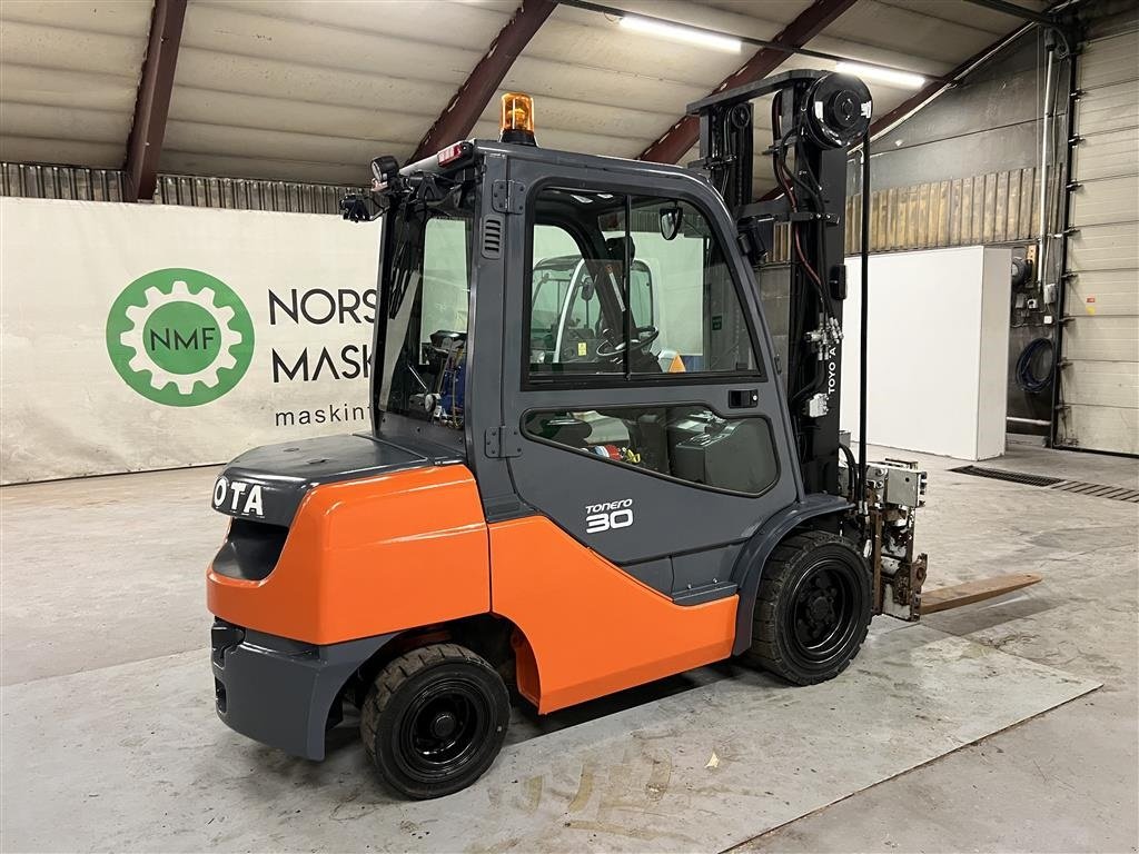 Frontstapler des Typs Toyota 02-8FDF30 ROTATOR, Gebrauchtmaschine in Ølen (Bild 5)