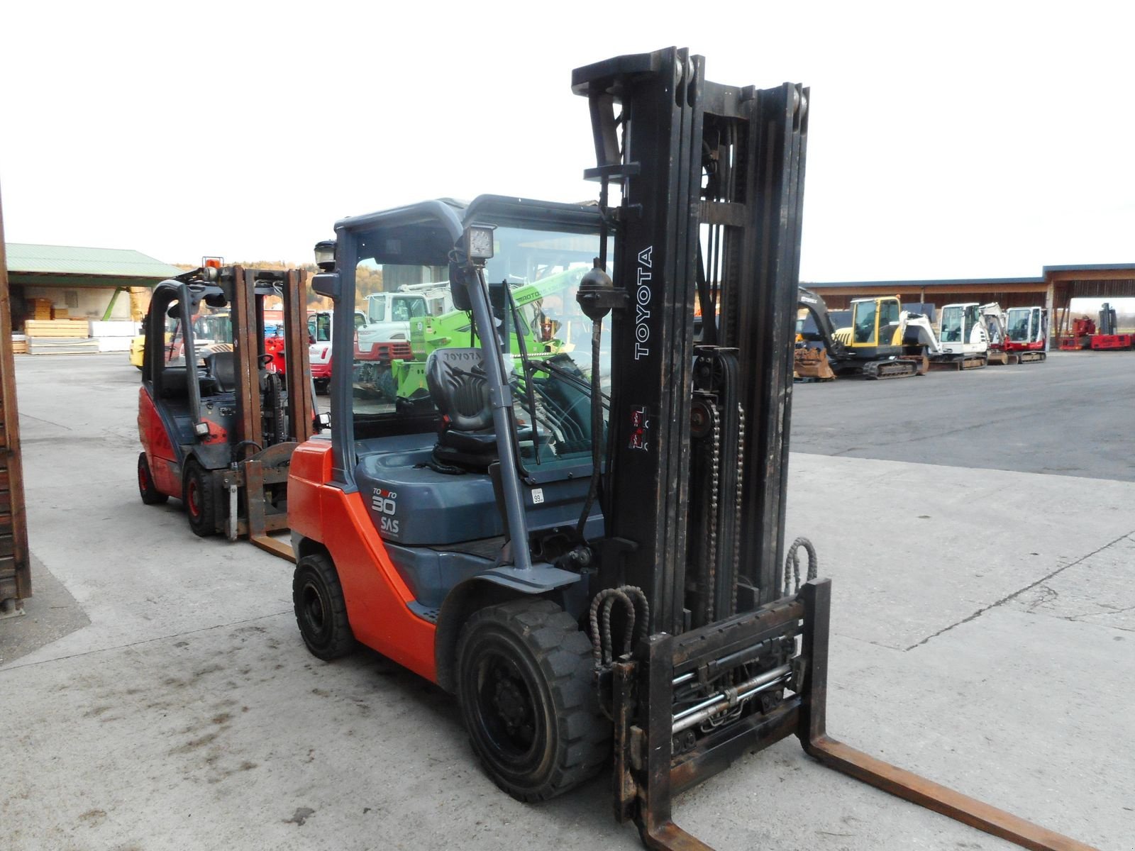 Frontstapler des Typs Toyota 02-8FDF30 Triplex 5m + SS + ZV + Halbkab., Gebrauchtmaschine in St. Nikolai ob Draßling (Bild 5)