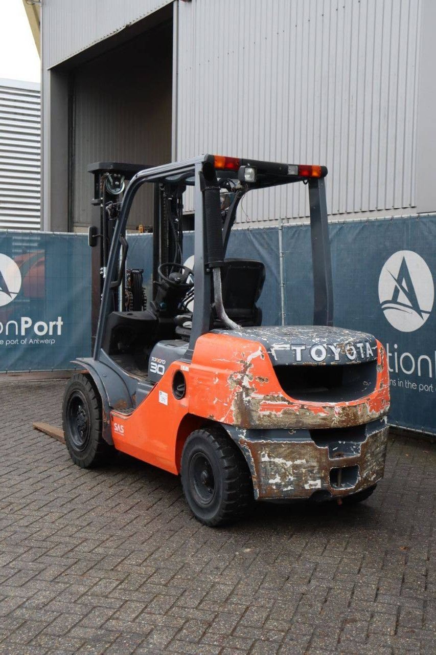 Frontstapler типа Toyota 02-8FDF30, Gebrauchtmaschine в Antwerpen (Фотография 4)