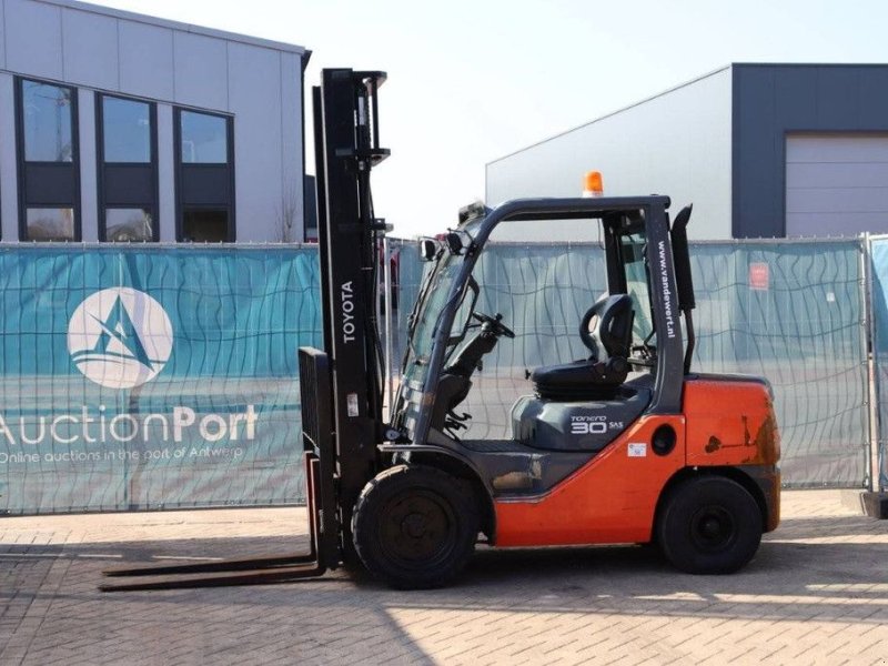 Frontstapler от тип Toyota 02-8FDF30, Gebrauchtmaschine в Antwerpen (Снимка 1)