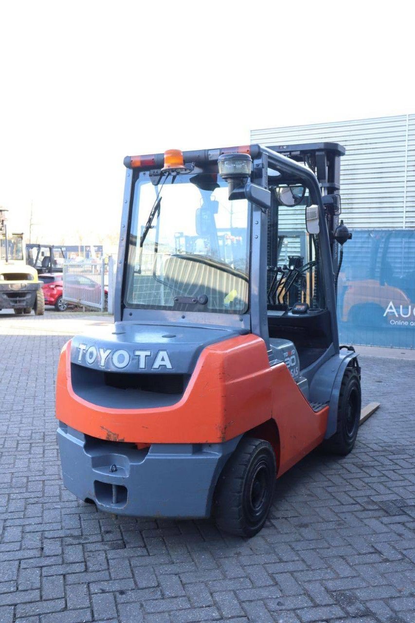 Frontstapler typu Toyota 02-8FDF30, Gebrauchtmaschine w Antwerpen (Zdjęcie 7)