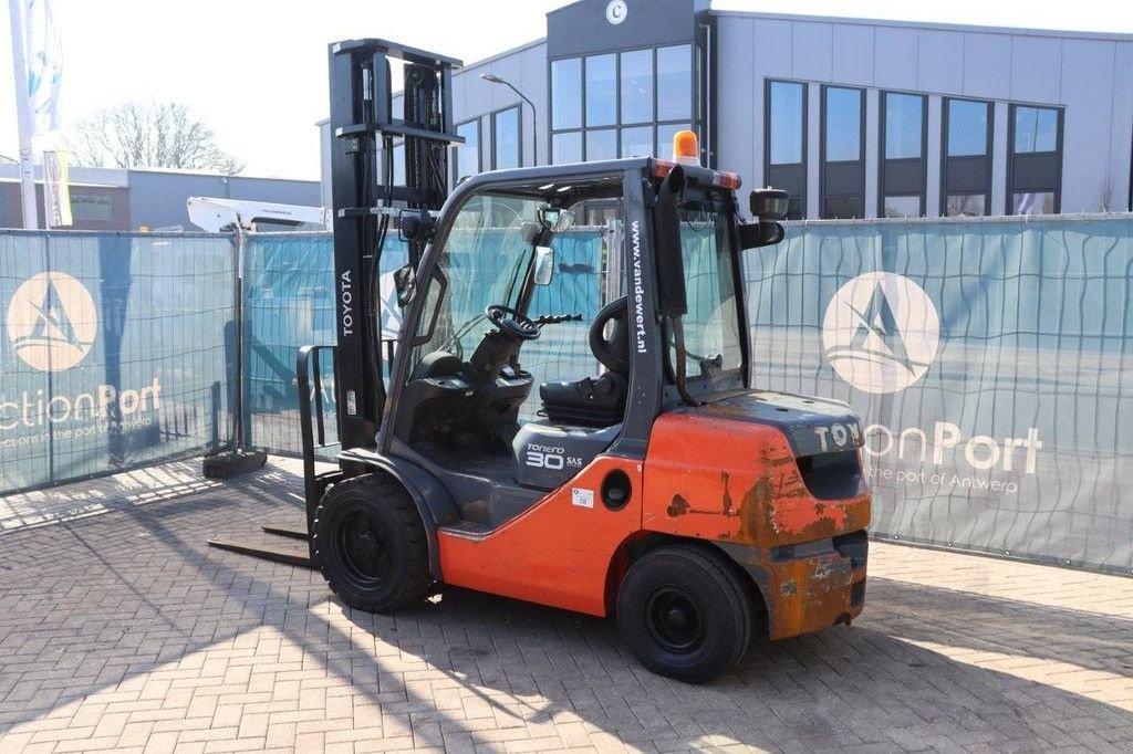 Frontstapler типа Toyota 02-8FDF30, Gebrauchtmaschine в Antwerpen (Фотография 3)
