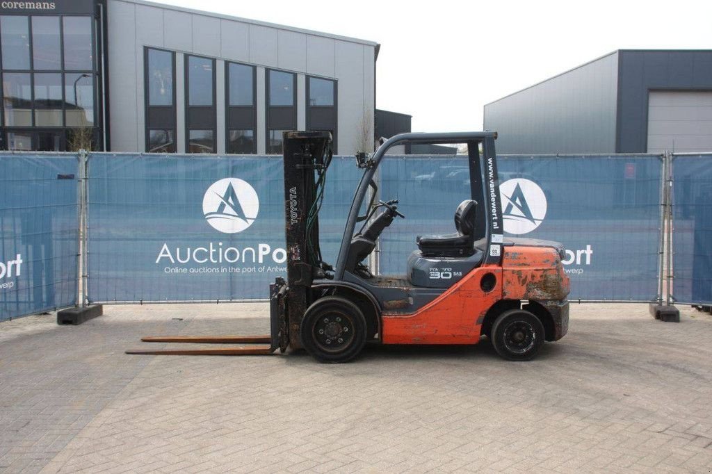 Frontstapler типа Toyota 02-8FDF30, Gebrauchtmaschine в Antwerpen (Фотография 2)