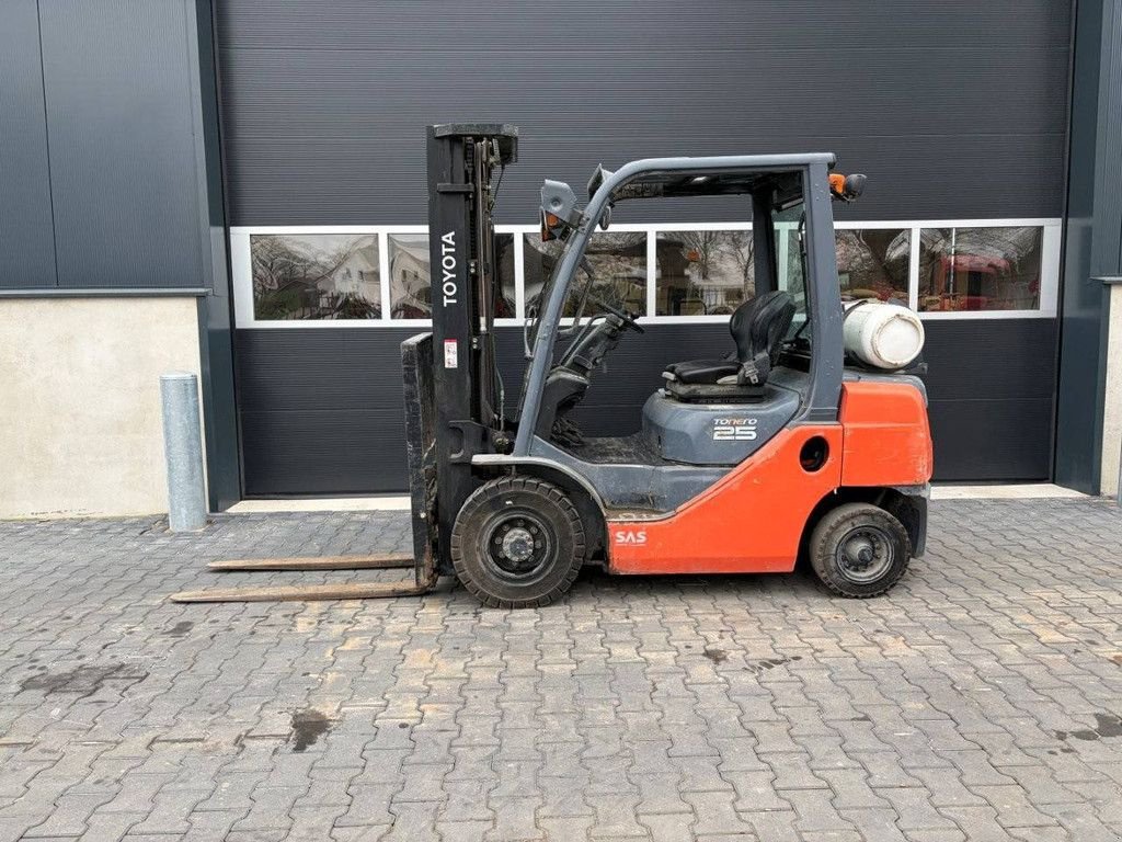 Frontstapler van het type Toyota 02-8FGF25, Gebrauchtmaschine in Antwerpen (Foto 2)