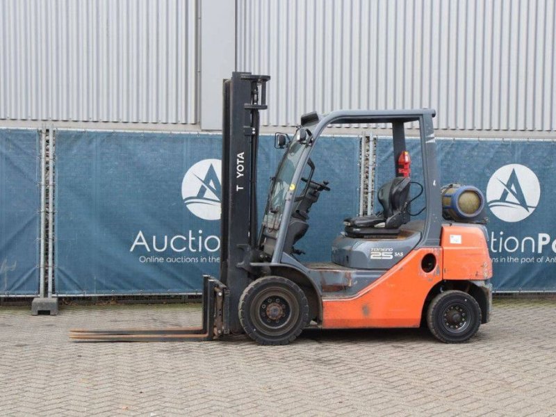 Frontstapler типа Toyota 02-8FGF25, Gebrauchtmaschine в Antwerpen (Фотография 1)