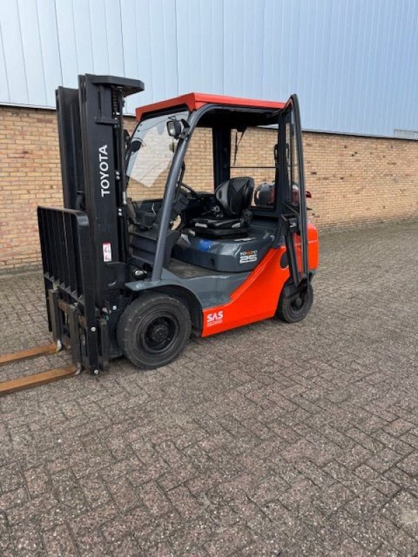 Frontstapler typu Toyota 02-8FGF25, Gebrauchtmaschine v Oldenzaal (Obrázek 4)