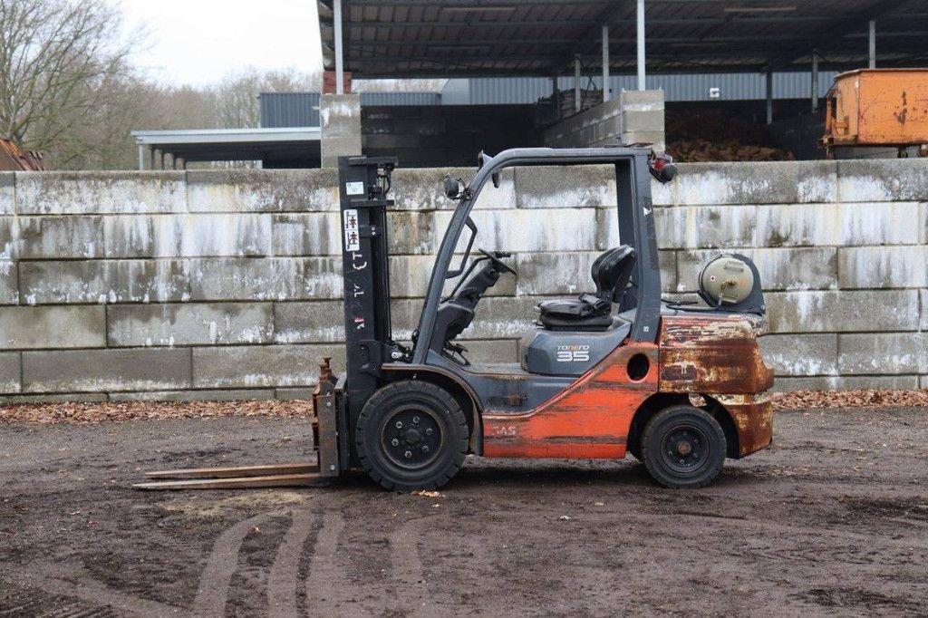 Frontstapler des Typs Toyota 02-8FGJF35, Gebrauchtmaschine in Antwerpen (Bild 2)