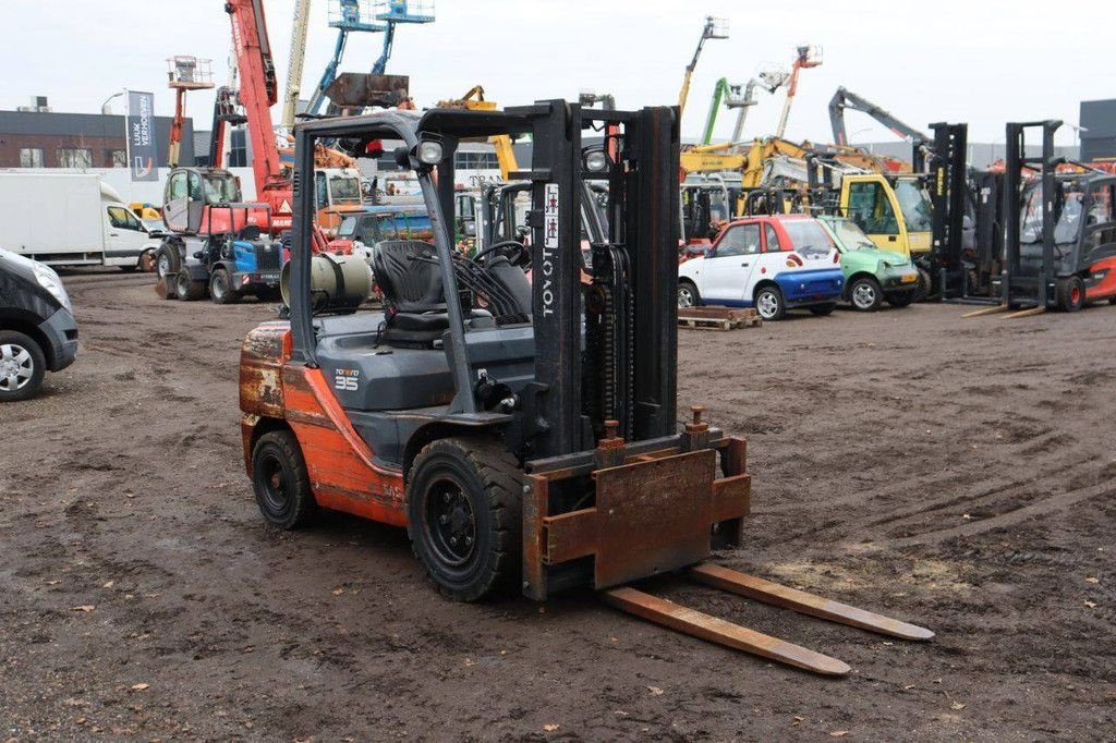 Frontstapler van het type Toyota 02-8FGJF35, Gebrauchtmaschine in Antwerpen (Foto 8)