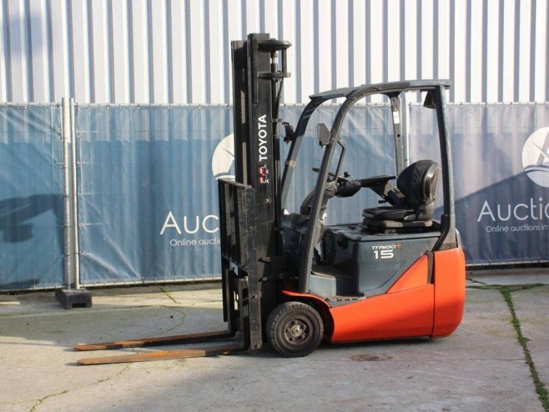 Frontstapler del tipo Toyota 15, Gebrauchtmaschine In Antwerpen (Immagine 1)