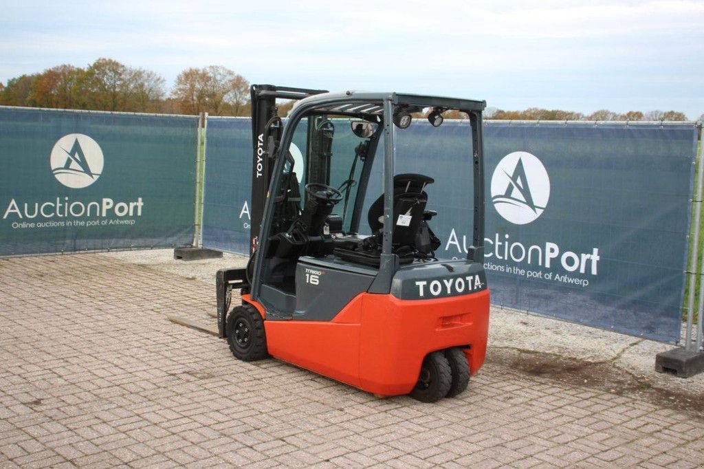 Frontstapler of the type Toyota 16, Gebrauchtmaschine in Antwerpen (Picture 3)