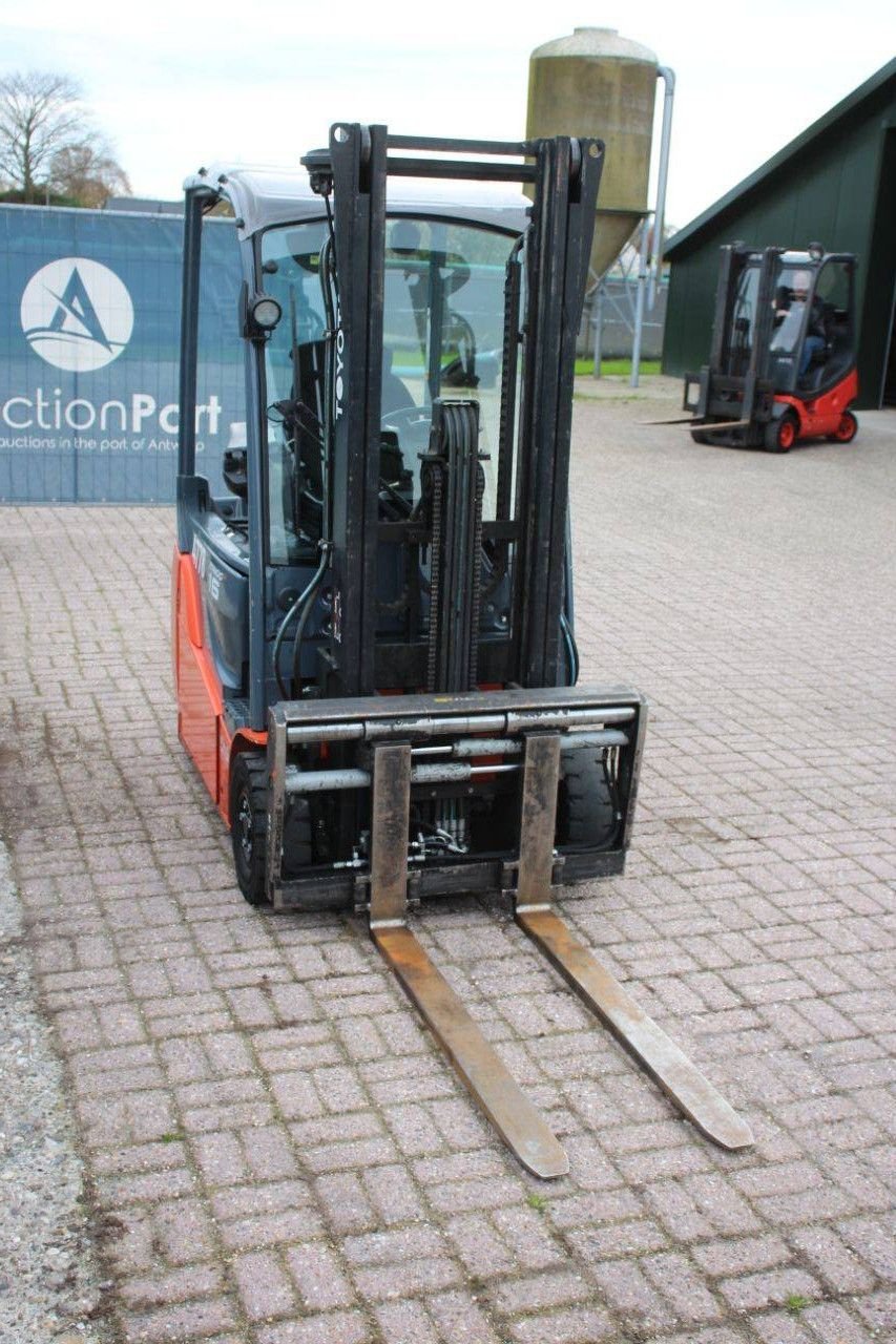 Frontstapler du type Toyota 16, Gebrauchtmaschine en Antwerpen (Photo 7)