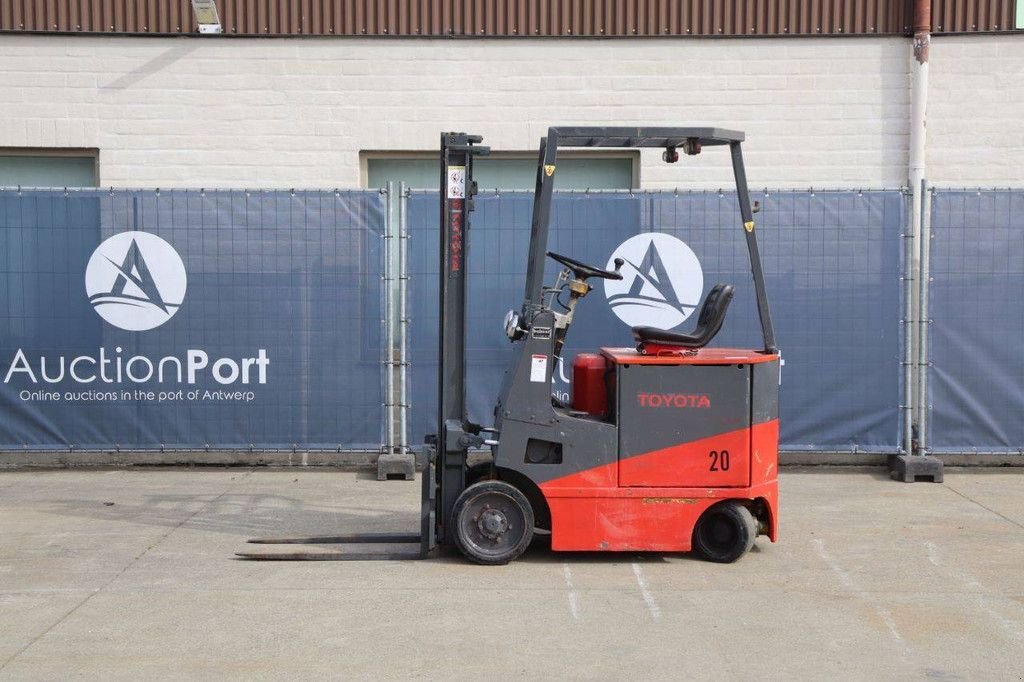 Frontstapler typu Toyota 20, Gebrauchtmaschine v Antwerpen (Obrázek 2)