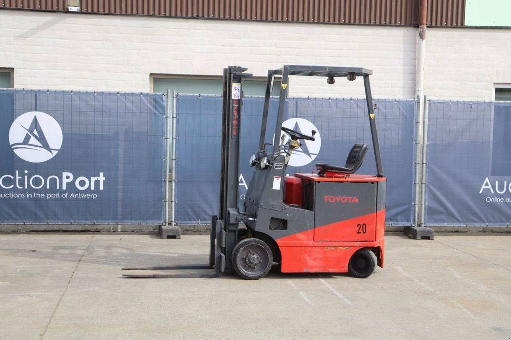 Frontstapler typu Toyota 20, Gebrauchtmaschine v Antwerpen (Obrázek 1)