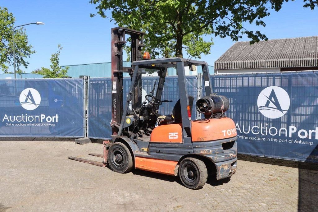 Frontstapler typu Toyota 25, Gebrauchtmaschine w Antwerpen (Zdjęcie 3)