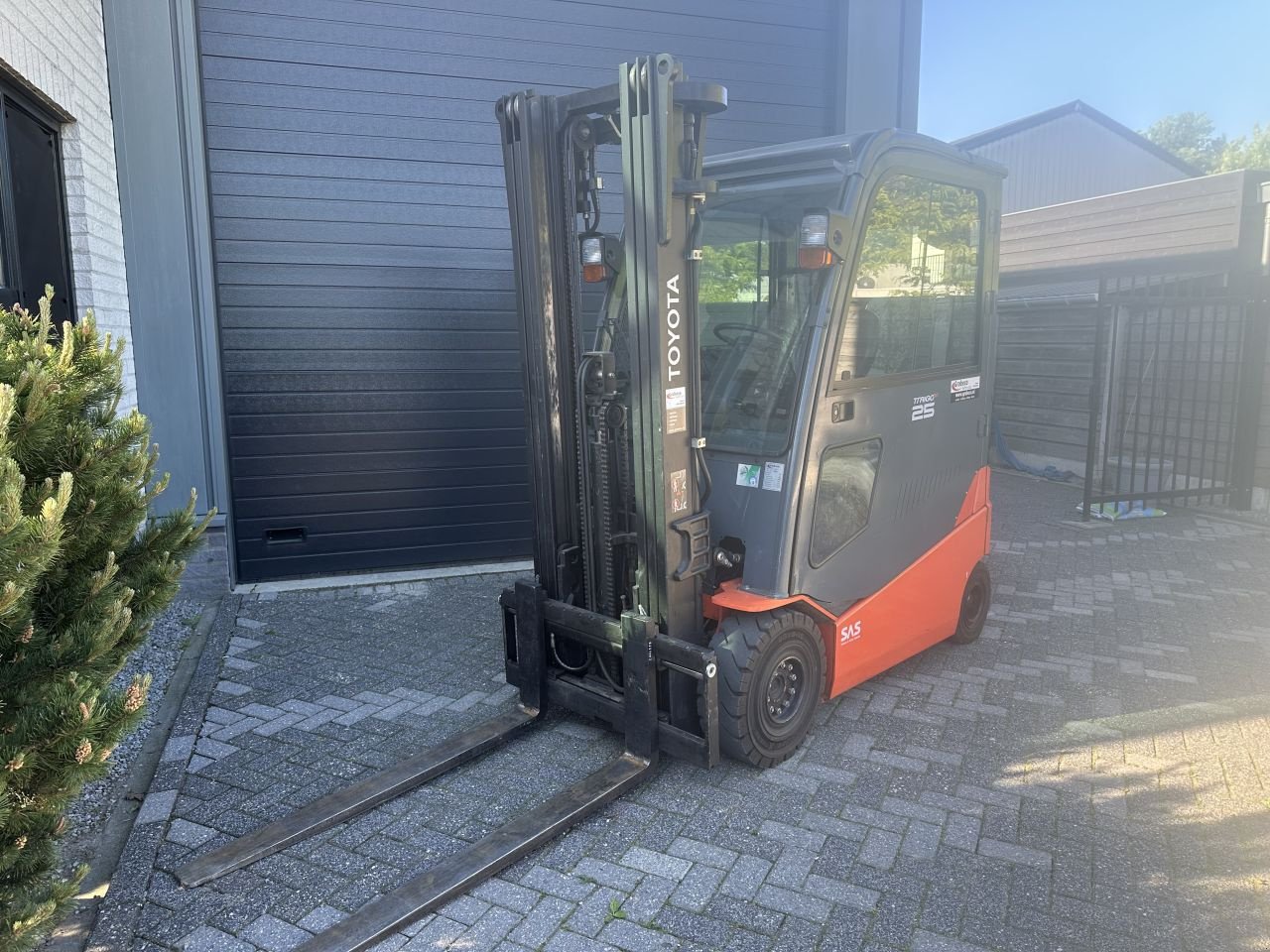 Frontstapler of the type Toyota 2.5, Gebrauchtmaschine in Oirschot (Picture 2)