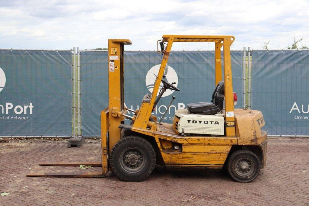 Frontstapler tip Toyota 3FD25, Gebrauchtmaschine in Antwerpen (Poză 2)