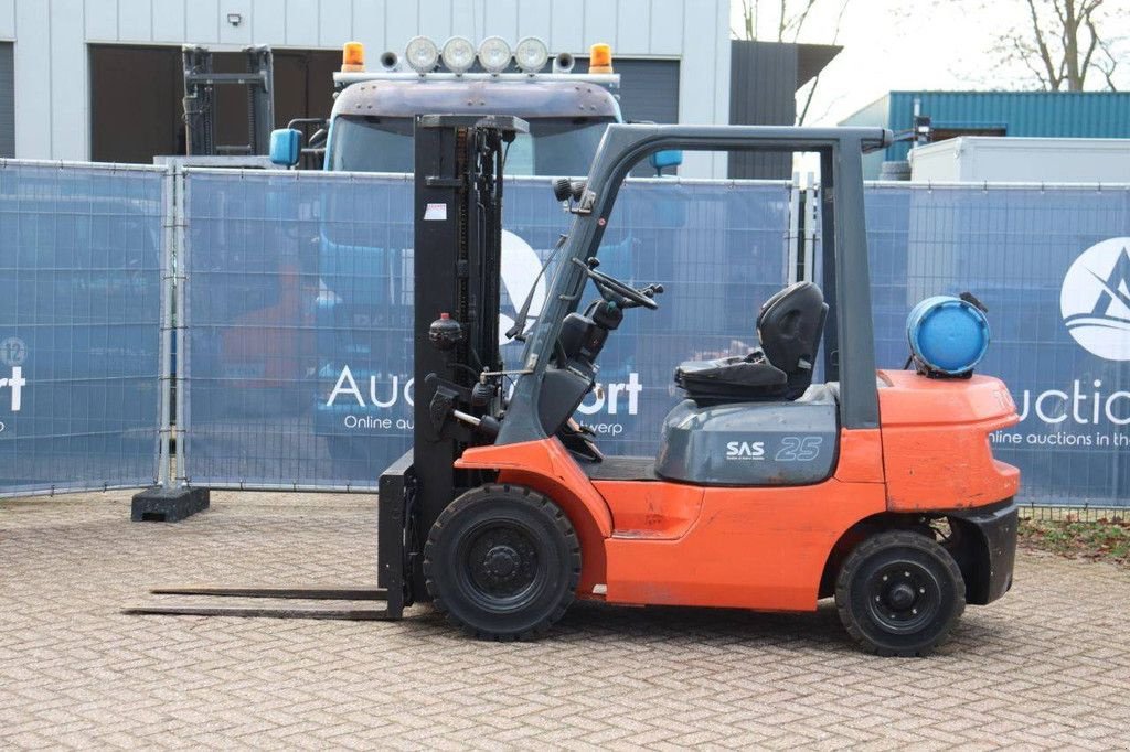 Frontstapler tip Toyota 42-7FGF25, Gebrauchtmaschine in Antwerpen (Poză 2)